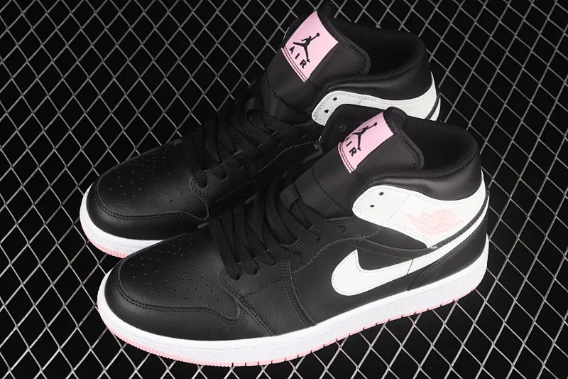 All categories Air Jordan Jordan series basketball shoes Air Jordan 1 Mid Air Jordan 1 Mid AJ1 Joe 1 black and white mid-top basketball shoes 555112-061